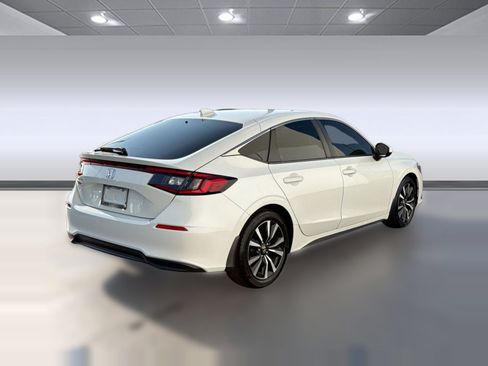 Used 2024 Honda Civic EX-L image 9