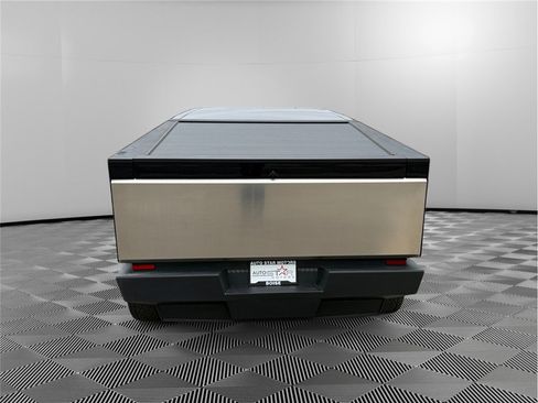 Used 2025 Tesla Cybertruck AWD Crew Cab image 4