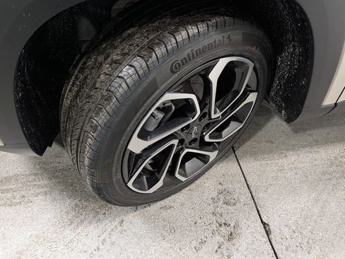 New 2026 Chevrolet Trax RS w/ Sunroof Package image 9