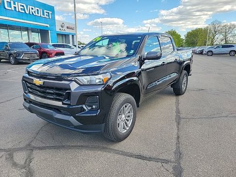 Used 2024 Chevrolet Colorado LT w/ LT Convenience Package II AWD/4WD image 1