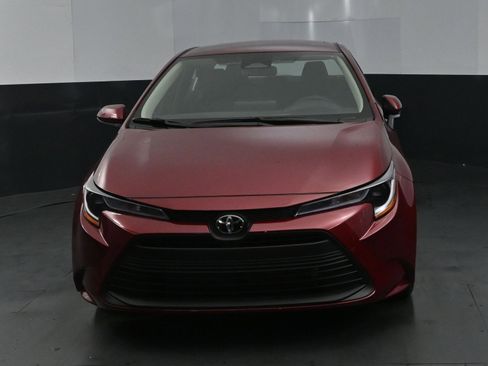 Used 2025 Toyota Corolla LE image 8