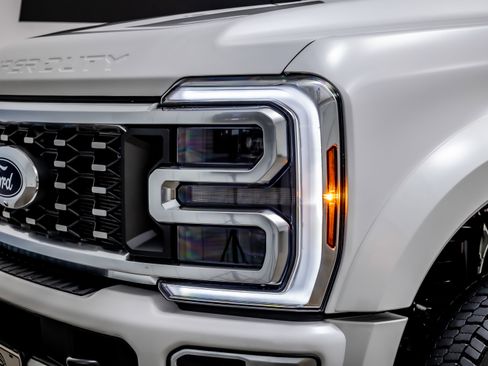 Used 2026 Ford F450 Platinum w/ Platinum Plus Package image 14