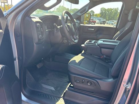 Used 2024 Chevrolet Silverado 2500 Custom w/ Custom Value Package AWD/4WD image 15
