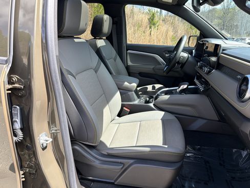 Used 2025 Chevrolet Colorado ZR2 w/ Technology Package image 13