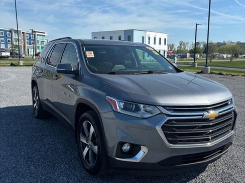 Used 2021 Chevrolet Traverse LT w/ LT Premium Package image 1