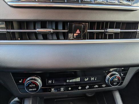 Used 2024 Mitsubishi Outlander SE image 35