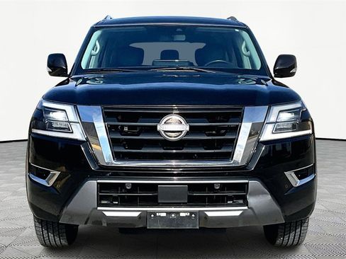 Used 2022 Nissan Armada SV image 3