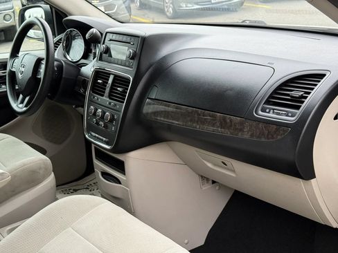 Used 2011 Dodge Grand Caravan Mainstreet FWD image 19