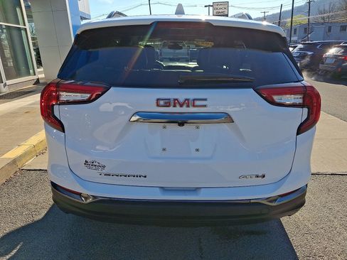 Used 2023 GMC Terrain AT4 image 5