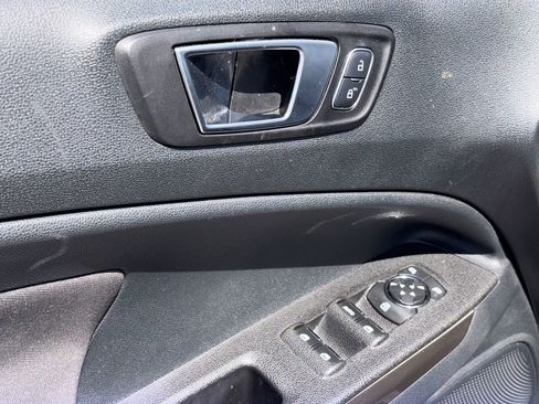 Used 2018 Ford EcoSport SE FWD image 22