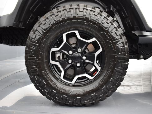 Used 2020 Jeep Gladiator Rubicon image 18