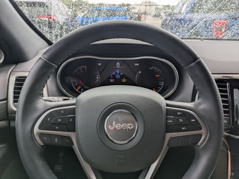 Used 2022 Jeep Grand Cherokee Laredo E RWD image 22