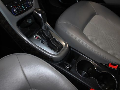 Used 2015 Buick Verano w/ Comfort Package FWD image 18