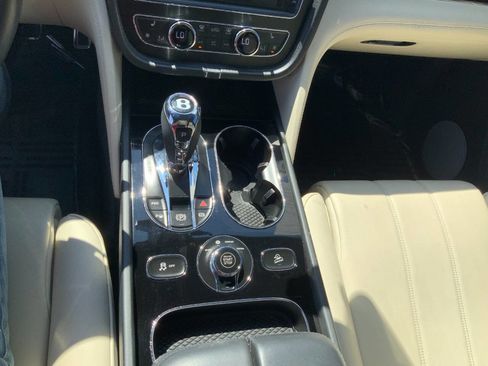 Used 2019 Bentley Bentayga AWD/4WD image 20