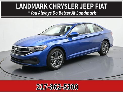 Used 2024 Volkswagen Jetta SE FWD image 1