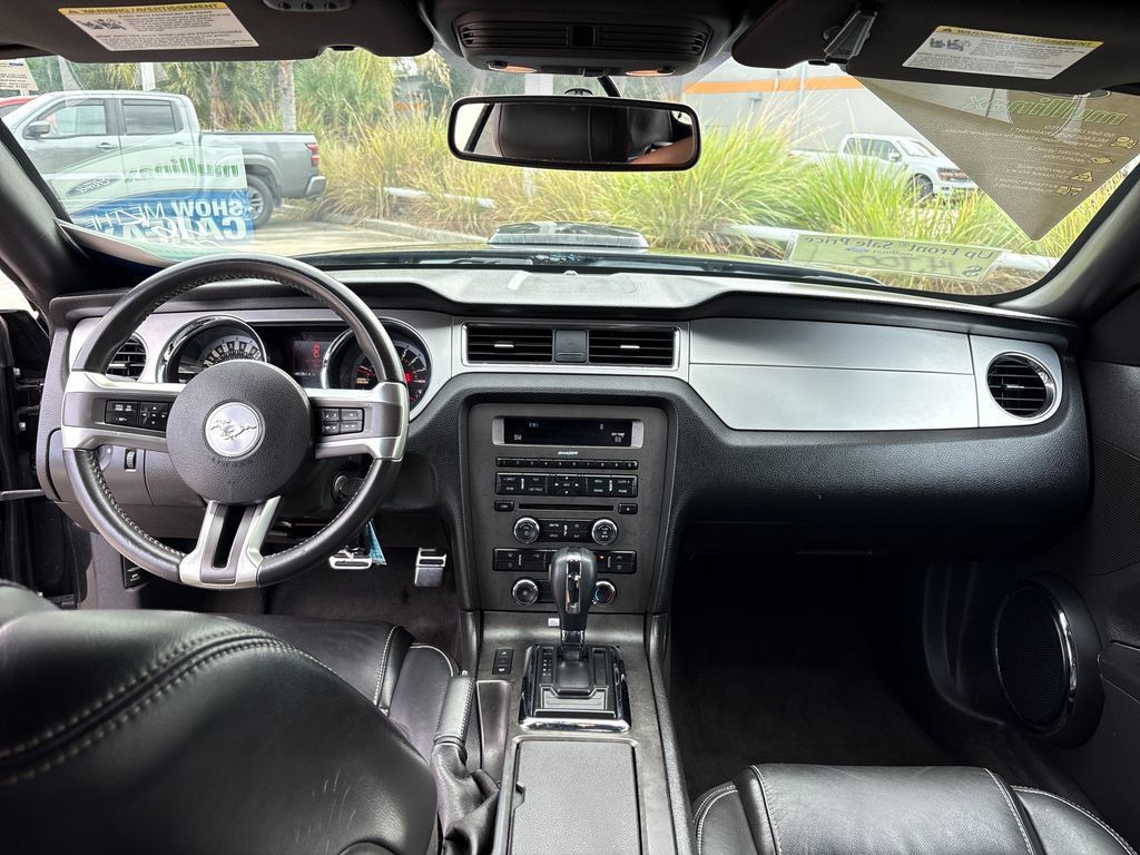 Used 2013 Ford Mustang Premium RWD image 7
