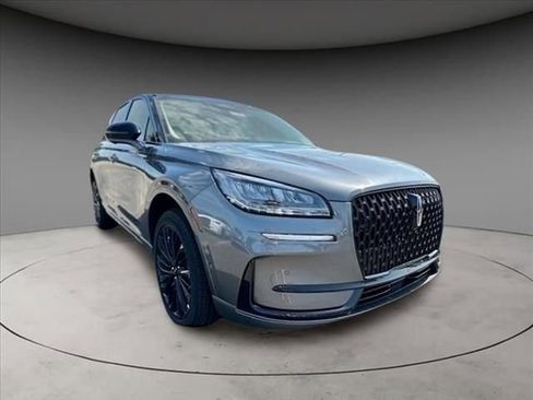 New 2024 Lincoln Corsair AWD w/ Equipment Group 102A image 3