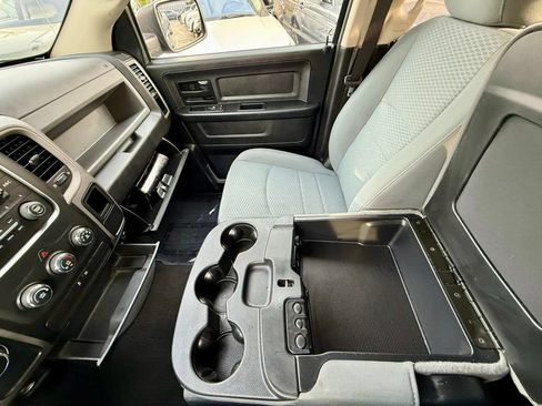 Used 2017 RAM 1500 Express RWD image 31