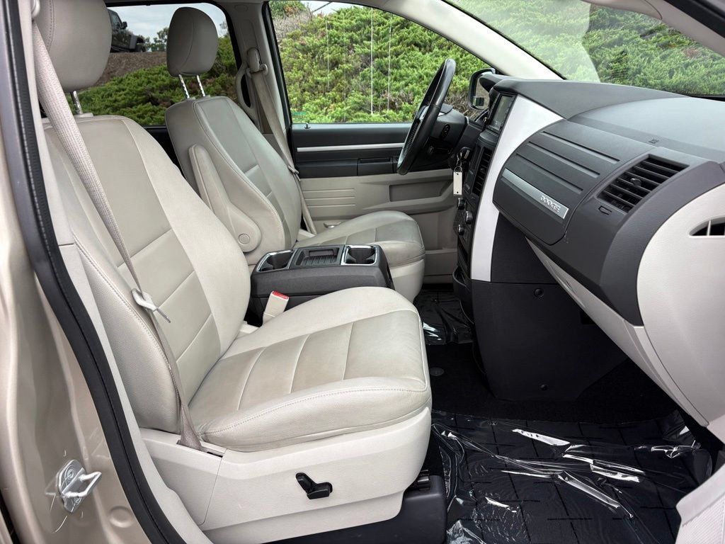 Used 2008 Dodge Grand Caravan SXT FWD image 17