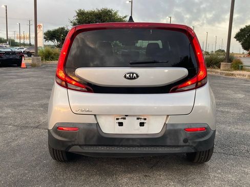 Used 2021 Kia Soul LX FWD image 6