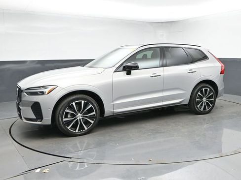 Used 2023 Volvo XC60 B5 Plus w/ Climate Package image 4
