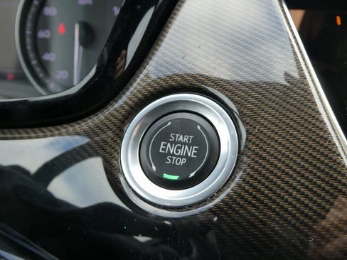 Used 2024 Cadillac XT6 Premium Luxury w/ Platinum Package image 8