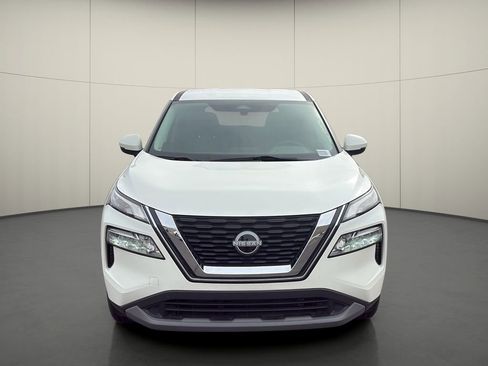 Used 2022 Nissan Rogue SV FWD image 2