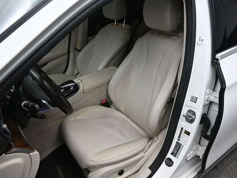 Used 2017 Mercedes-Benz E 300 4MATIC image 17