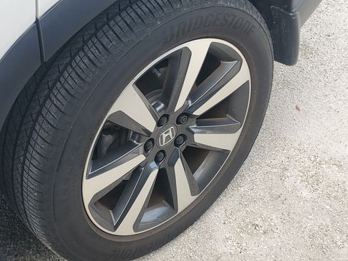 Used 2025 Honda Pilot Touring image 6