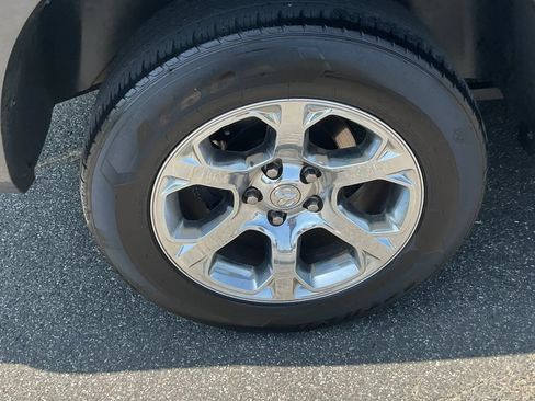 Used 2018 RAM 1500 Laramie w/ Convenience Group AWD/4WD image 11