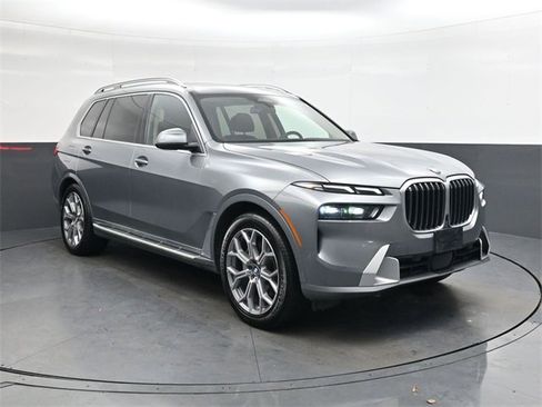 Used 2024 BMW X7 xDrive40i image 2