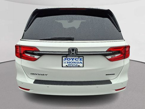 Used 2023 Honda Odyssey Touring image 9