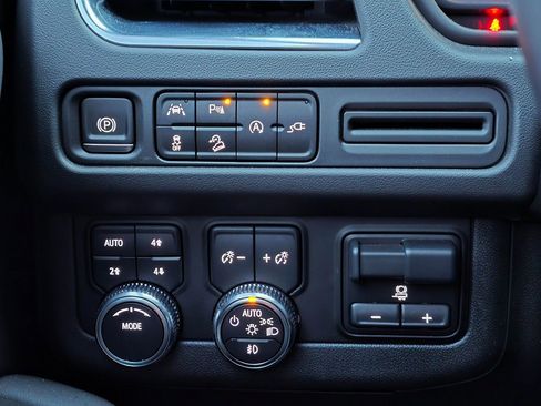 Used 2022 GMC Yukon AT4 w/ Max Trailering Package image 24