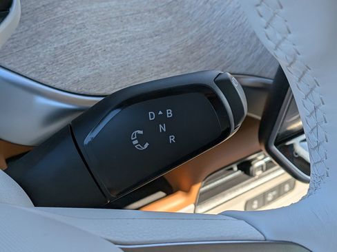 New 2025 Volkswagen ID. Buzz Pro S Plus image 17