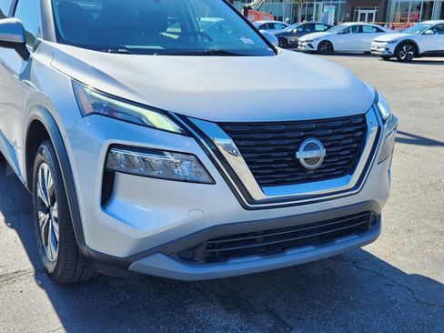 Used 2023 Nissan Rogue SV FWD image 9