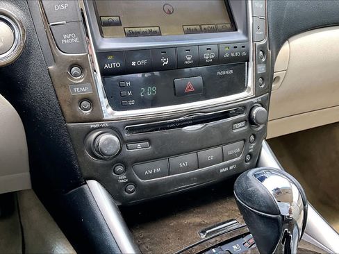 Used 2010 Lexus IS 350C RWD image 32