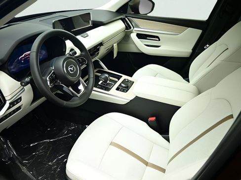 New 2026 MAZDA CX-90 3.3 Turbo w/ Premium Plus Pkg image 2