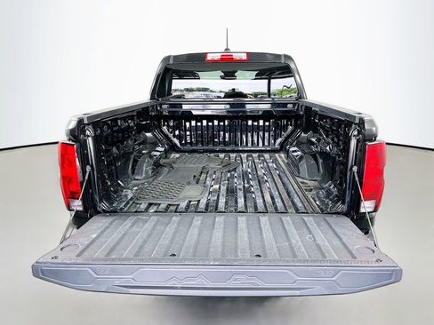 Used 2023 Chevrolet Colorado Trail Boss AWD/4WD image 10