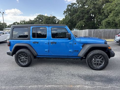 Used 2024 Jeep Wrangler Unlimited Sport AWD/4WD image 6