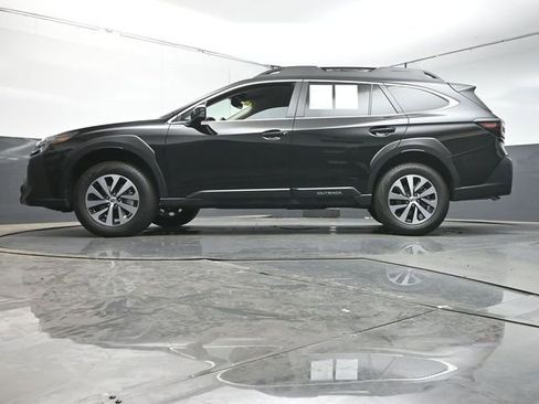 Used 2025 Subaru Outback Premium w/ Tech Package 1 AWD/4WD image 37