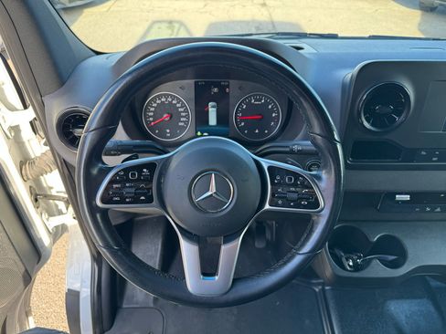 Used 2022 Mercedes-Benz Sprinter 1500 image 20
