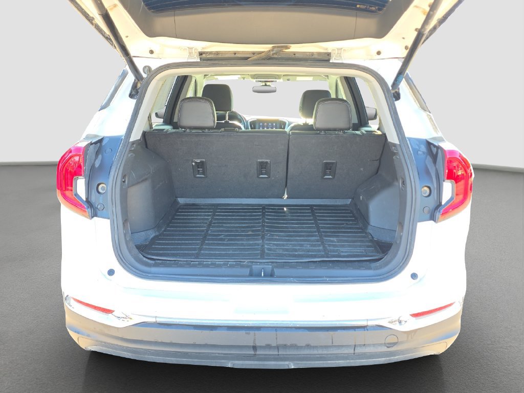 Used 2023 GMC Terrain SLT AWD/4WD image 17