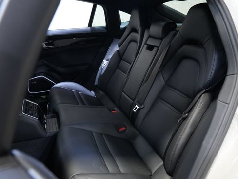 Used 2022 Porsche Panamera 4S w/ Premium Package AWD/4WD image 37