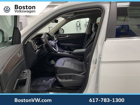 New 2026 Volkswagen Atlas SEL image 9