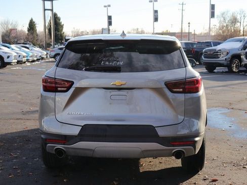 Used 2025 Chevrolet Blazer LT image 5