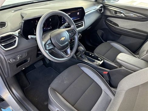Used 2025 Chevrolet TrailBlazer LT image 9