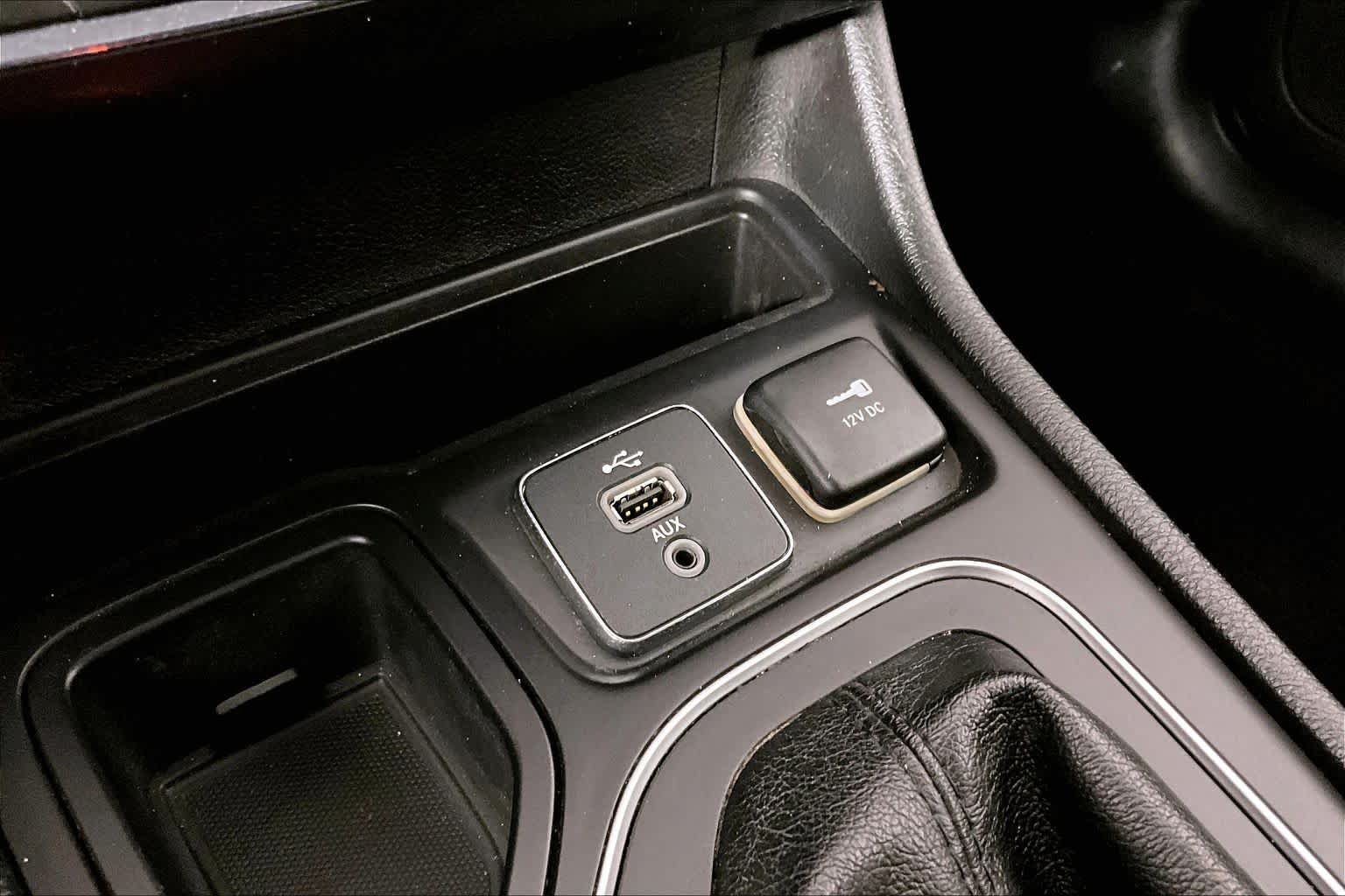 Used 2019 Jeep Cherokee Latitude w/ Popular Appearance Group FWD image 35