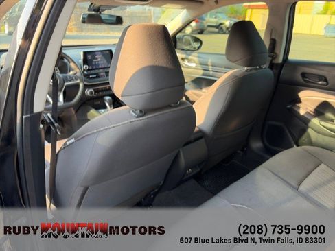 Used 2024 Nissan Altima 2.5 SV FWD image 24