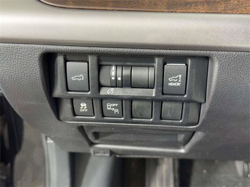 Used 2015 Subaru Outback 3.6R Limited image 19