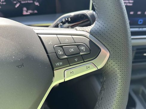 New 2026 Volkswagen Tiguan SE R-Line FWD image 19